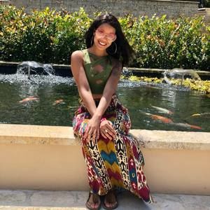 Meet your Posher, Dania